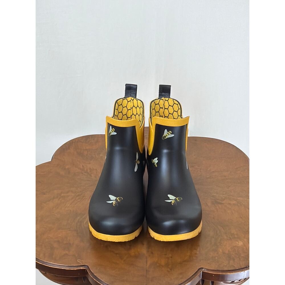 NIB Galleria Black & Yellow Bee Rain Boots Print Chelsea Rainboot #0599 SZ 10 - Picture 3 of 8